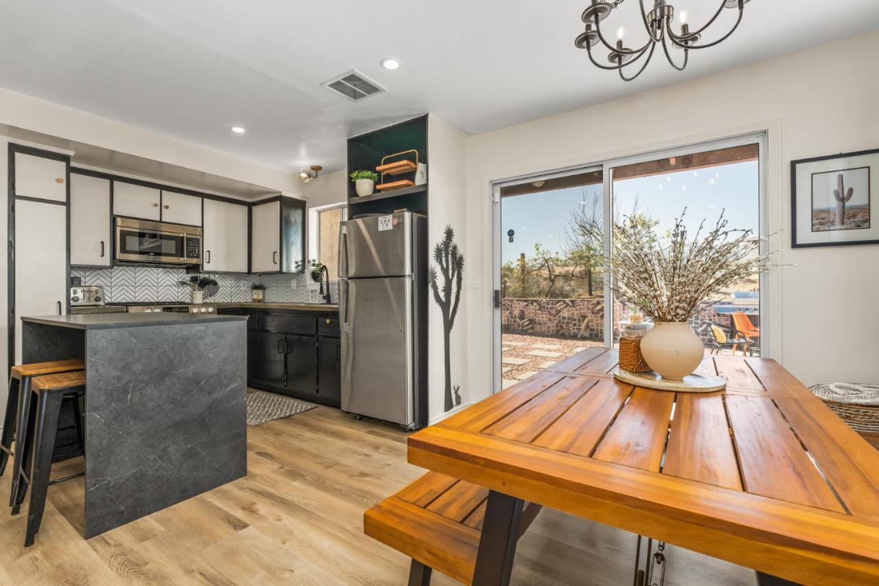 Willa Hot Tub, Games, King Bed, Fire Pit, Bbq Grill, Minutes From National Park And Views Joshua Tree Zewnętrze zdjęcie